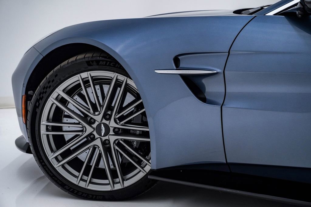 Used 2026 Aston Martin V8 Vantage Roadster RWD image 16