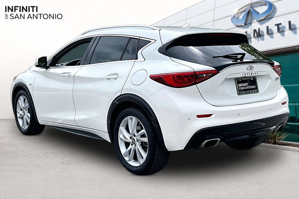 Used 2018 INFINITI QX30 Premium w/ Navigation Package FWD image 16