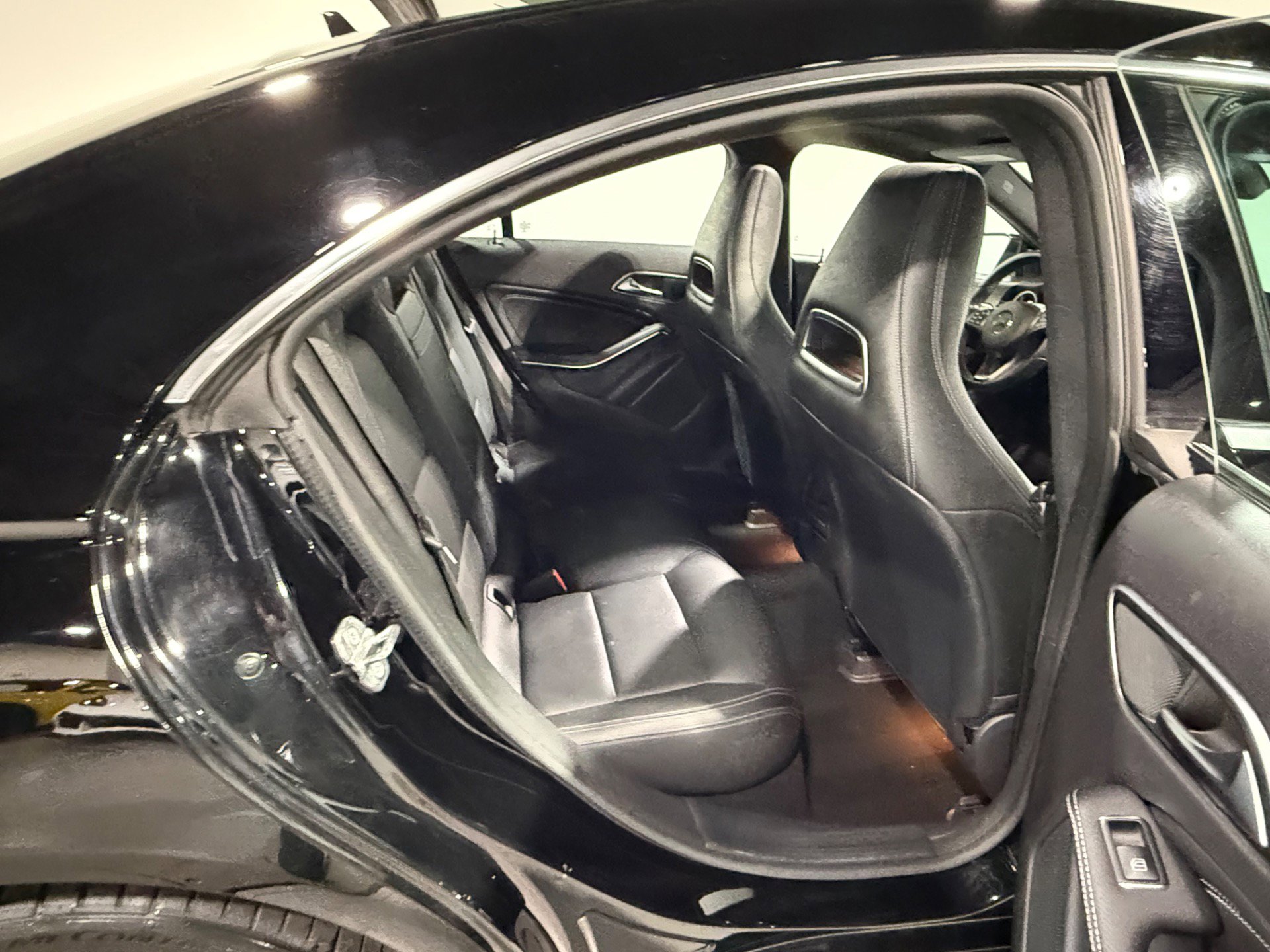 Used 2019 Mercedes-Benz CLA 250 4MATIC image 35