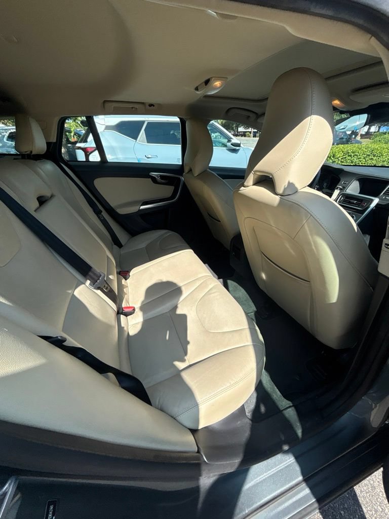 Used 2017 Volvo V60 T5 Premier FWD image 20