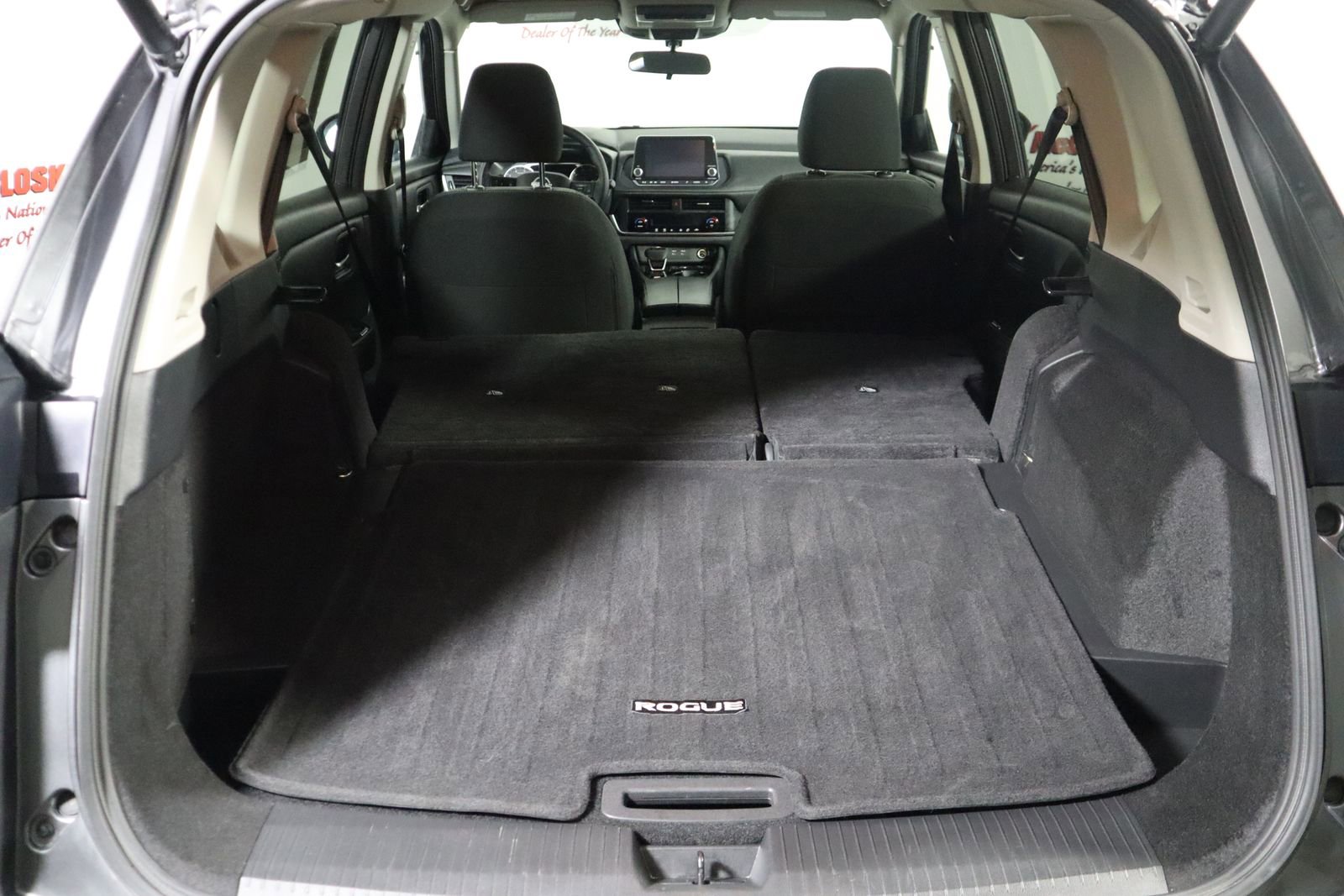 Used 2025 Nissan Rogue SV image 10