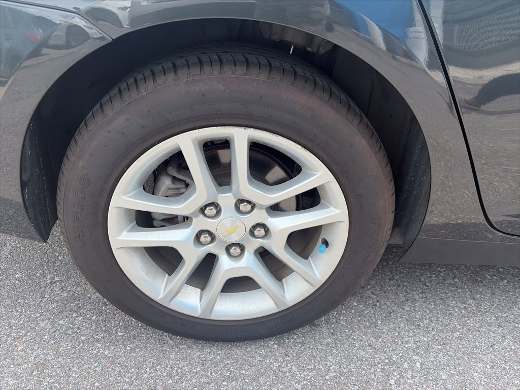 Used 2015 Chevrolet Malibu LT w/ Power Convenience Package image 8