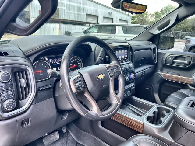 Used 2022 Chevrolet Silverado 1500 High Country w/ Technology Package AWD/4WD image 11