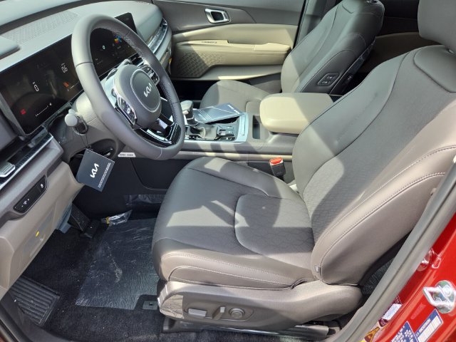 New 2026 Kia Carnival EX FWD image 5