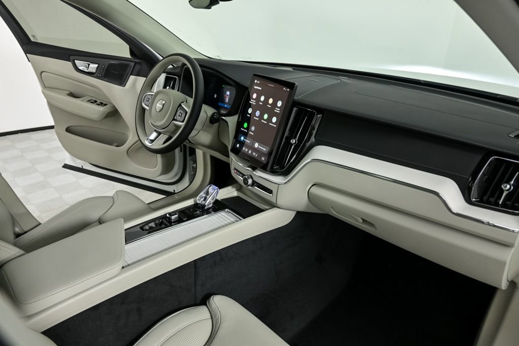 New 2026 Volvo XC60 B5 Ultra w/ Protection Package Premier image 24