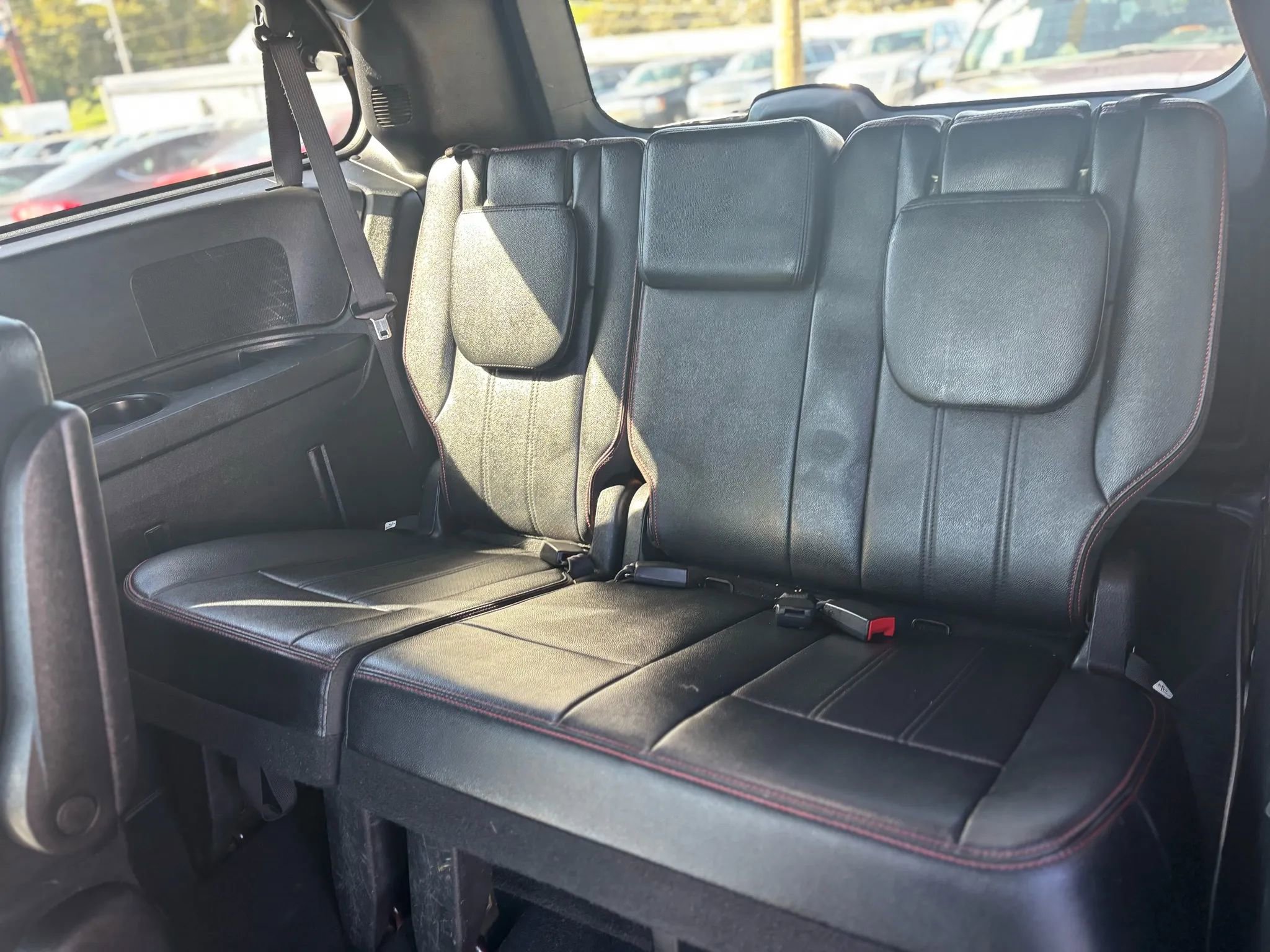 Used 2016 Dodge Grand Caravan R/T image 17