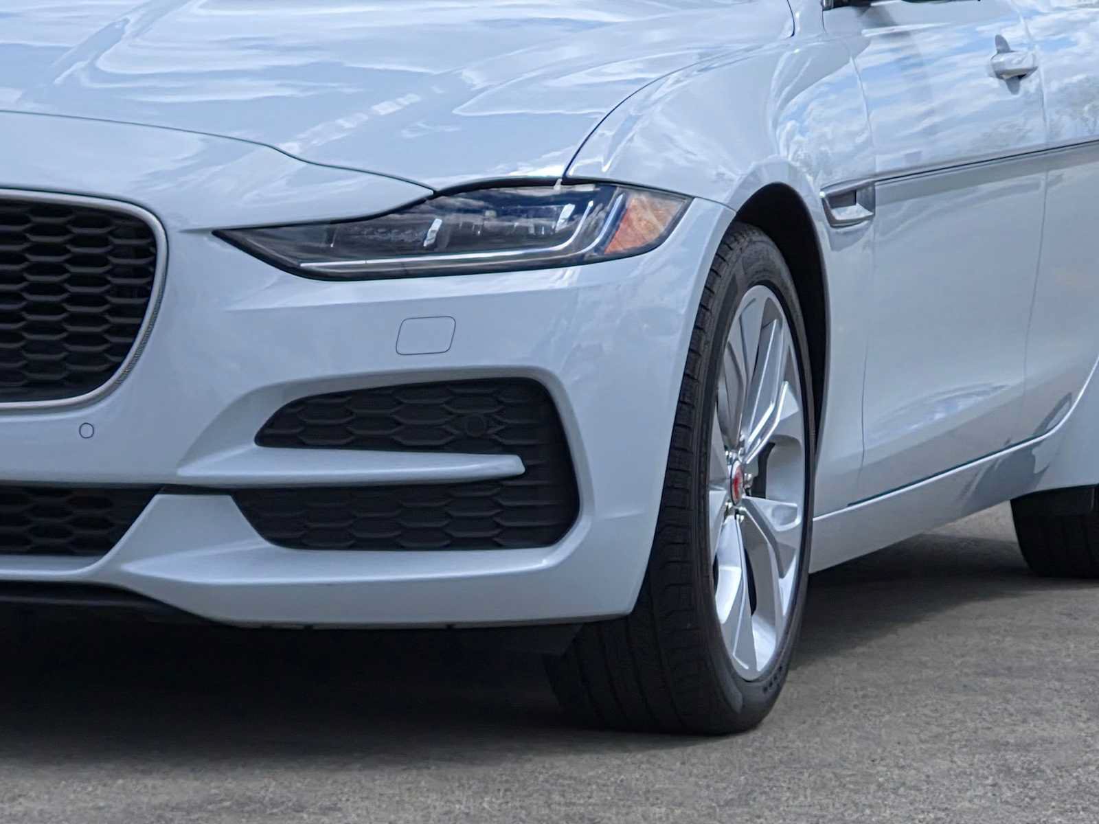Used 2020 Jaguar XE S AWD/4WD image 10