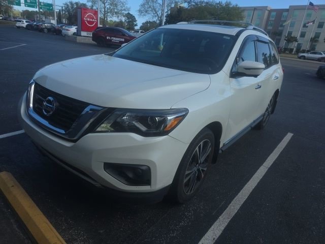 Used 2017 Nissan Pathfinder Platinum w/ Family Entertainment Package FWD image 1