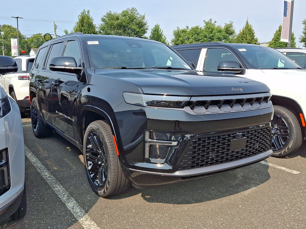 New 2026 Jeep Grand Wagoneer Limited AWD/4WD image 3