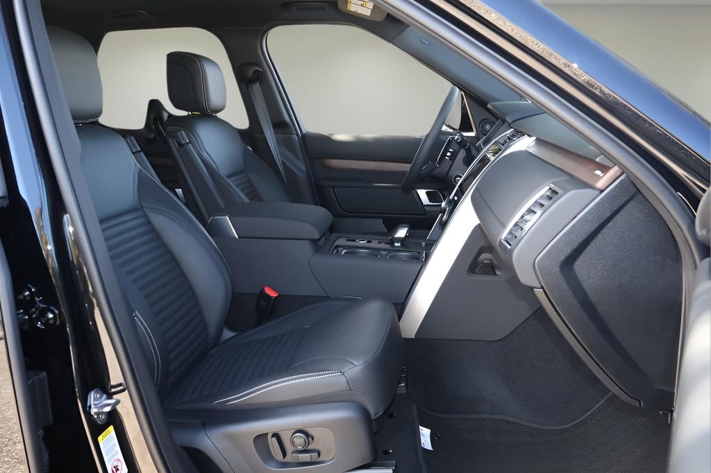 New 2026 Land Rover Discovery S AWD/4WD image 20
