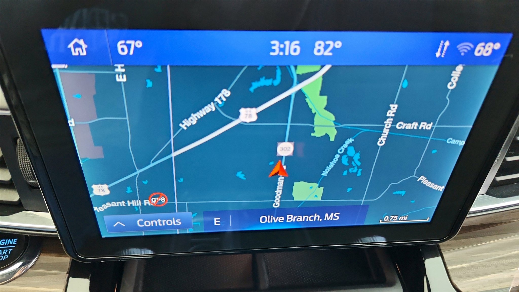 Used 2023 Ford Explorer Limited w/ Equipment Group 301A image 16