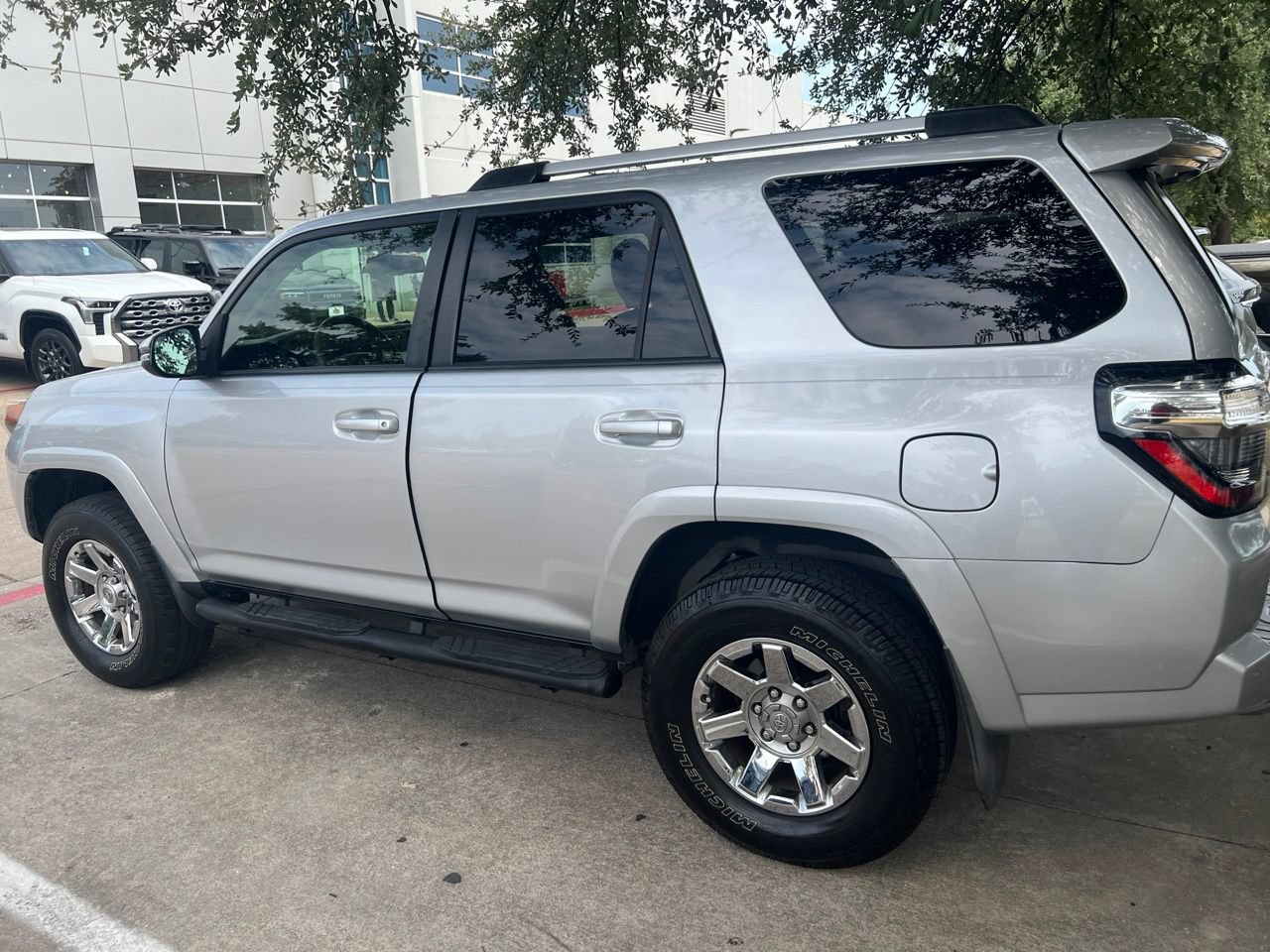 Used 2015 Toyota 4Runner Trail Premium AWD/4WD image 2