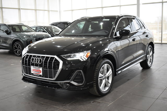 Used 2023 Audi Q3 2.0T Premium Plus w/ Premium Plus Package image 7
