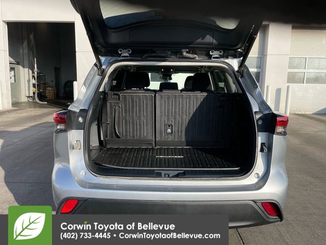 Used 2023 Toyota Highlander LE image 17