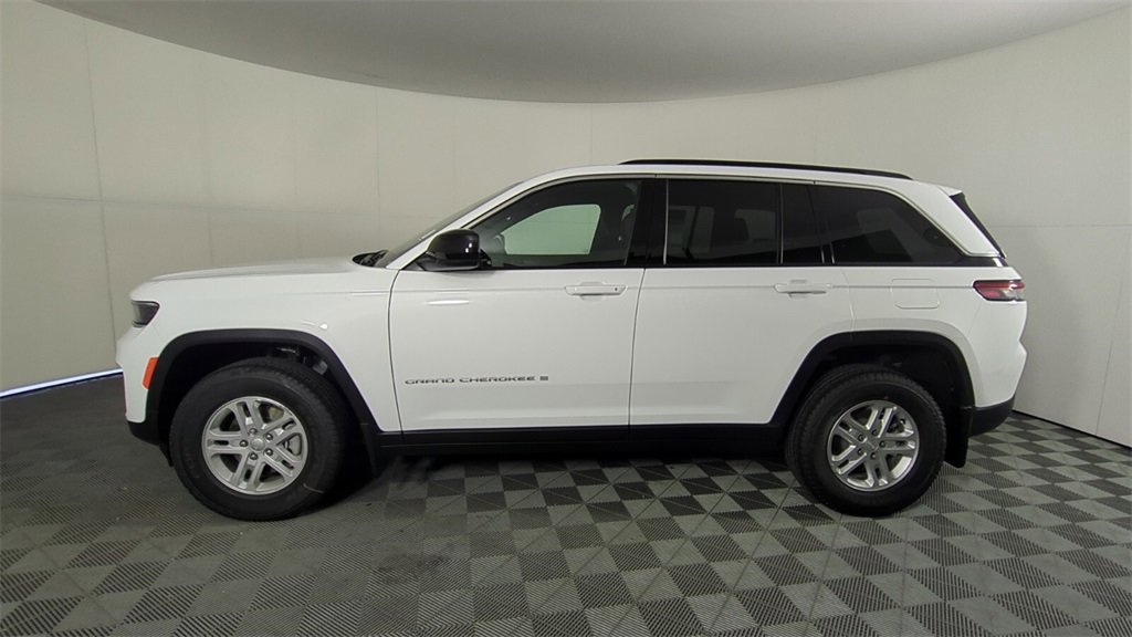 New 2025 Jeep Grand Cherokee Laredo w/ MOPAR Finishing Package image 7