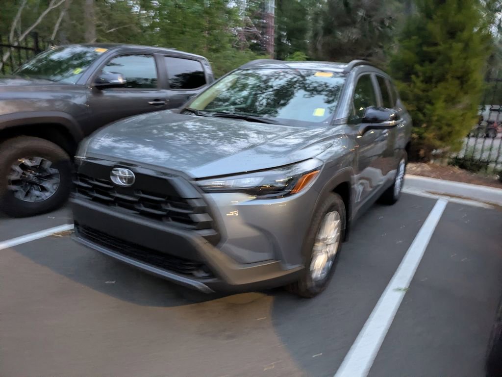 Used 2026 Toyota Corolla Cross LE image 4