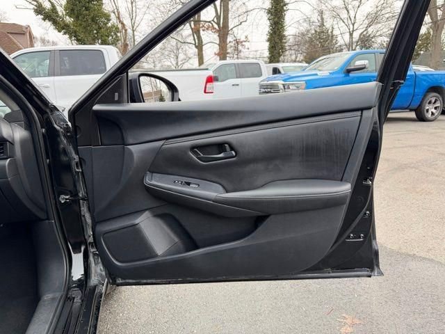 Used 2024 Nissan Sentra S image 11