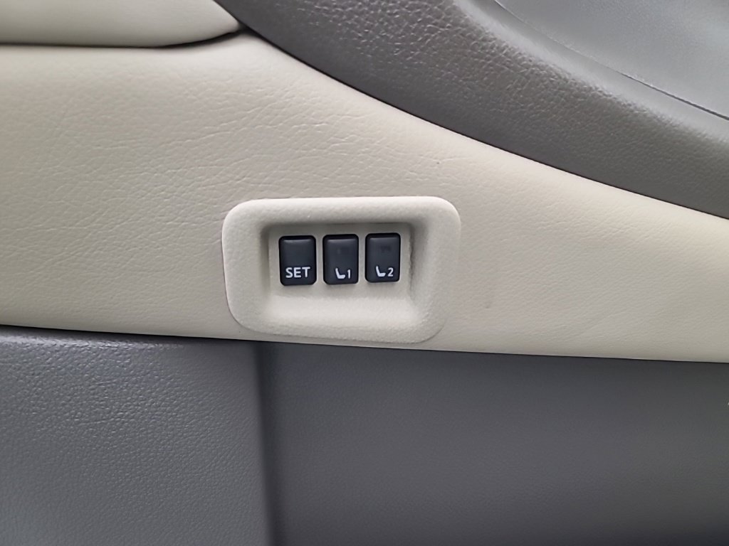 Used 2014 Nissan Murano LE w/ Platinum Edition Package AWD/4WD image 23