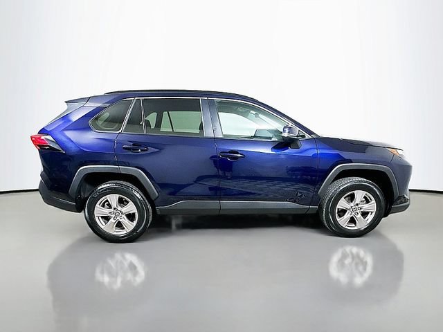 Used 2025 Toyota RAV4 XLE AWD/4WD image 8