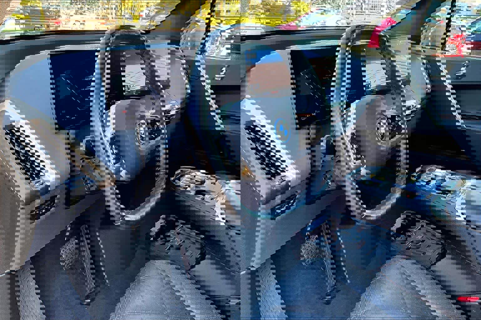 Used 2023 BMW iX xDrive50 image 16