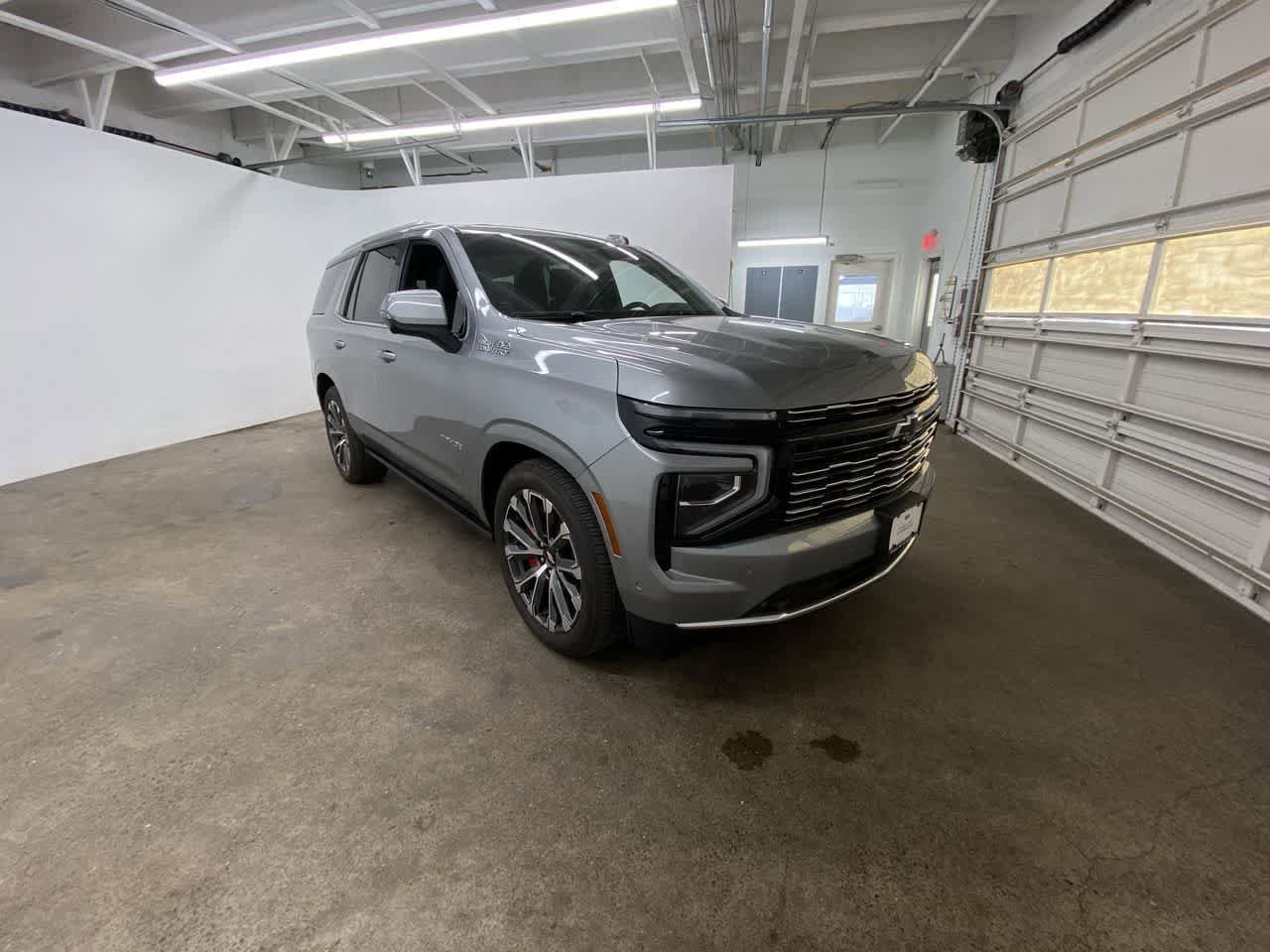Used 2025 Chevrolet Tahoe High Country image 8