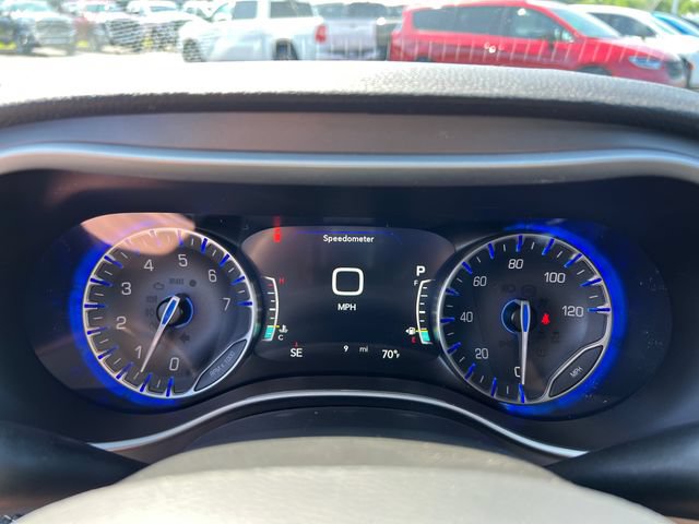 New 2027 Chrysler Pacifica Select w/ Family Tech Group FWD image 14