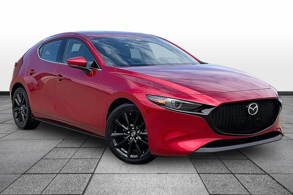 Used 2020 MAZDA MAZDA3 Hatchback w/ Premium Package FWD image 2