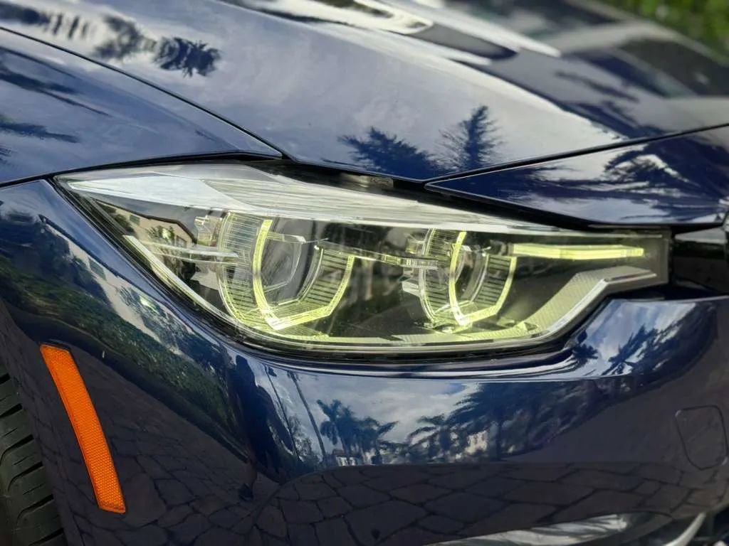 Used 2018 BMW 330i Sedan w/ Convenience Package image 7