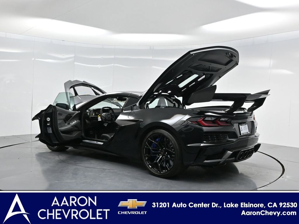 New 2026 Chevrolet Corvette ZR1 w/ ZR1 Carbon Fiber Aero Package image 39
