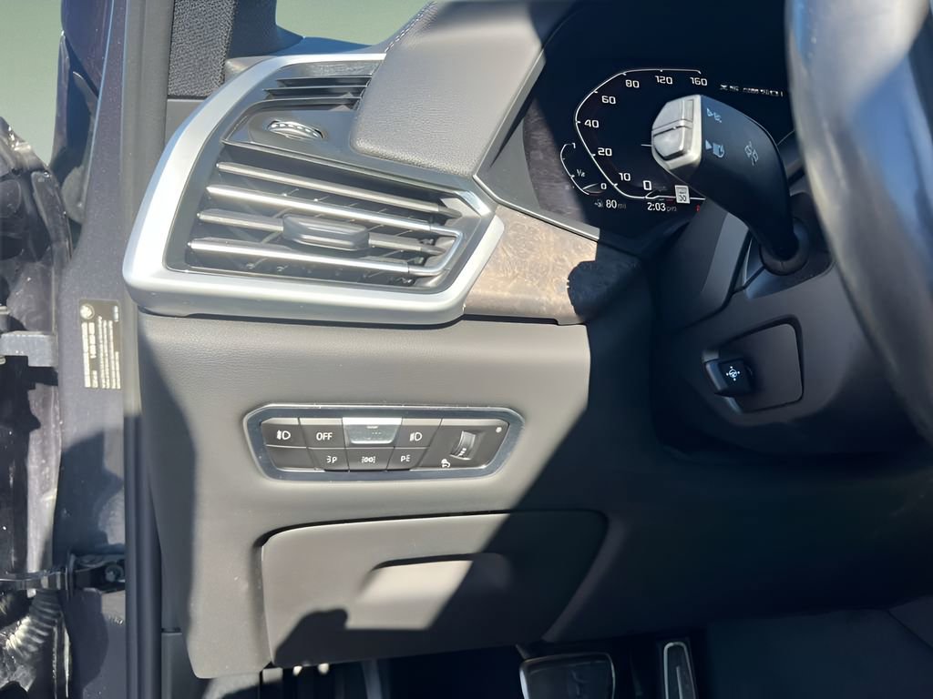 Used 2021 BMW X5 M50i w/ Premium Package image 12