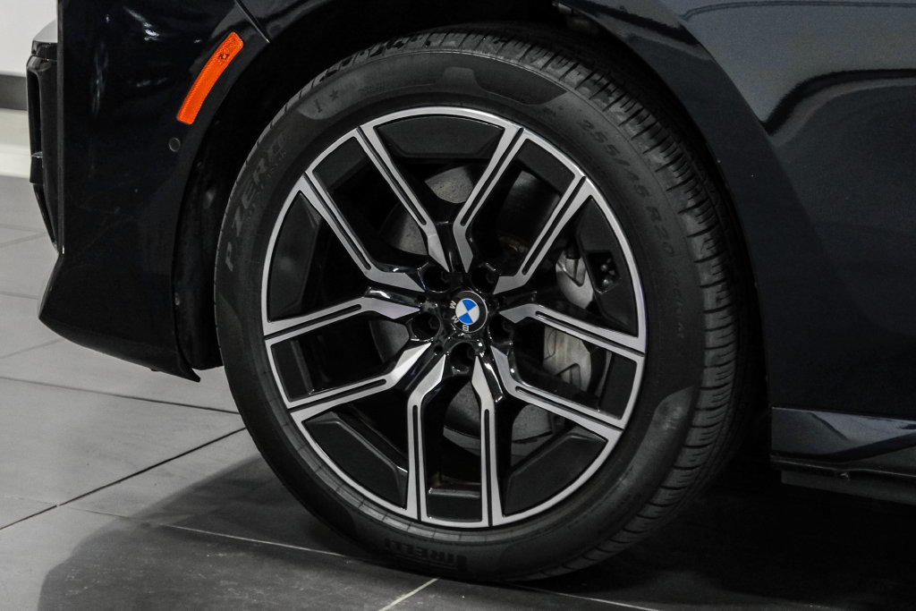 Used 2024 BMW i7 xDrive60 AWD/4WD image 54