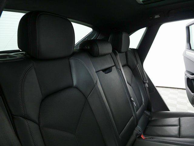New 2026 Porsche Macan AWD/4WD image 24