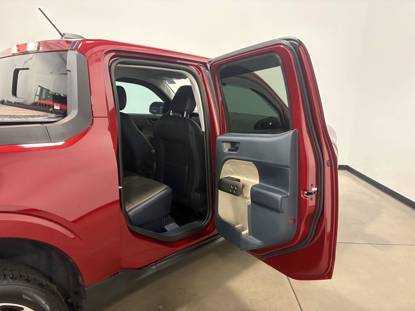 Used 2026 Ford Maverick Lariat AWD/4WD image 30