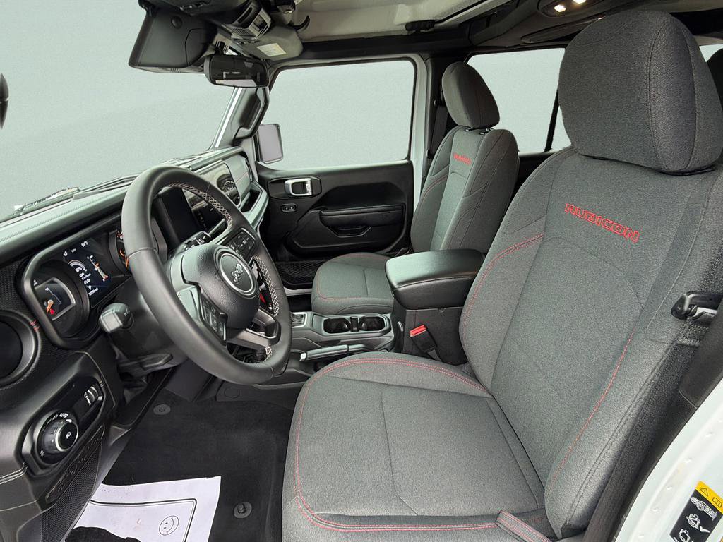 Used 2025 Jeep Wrangler Unlimited Rubicon AWD/4WD image 19