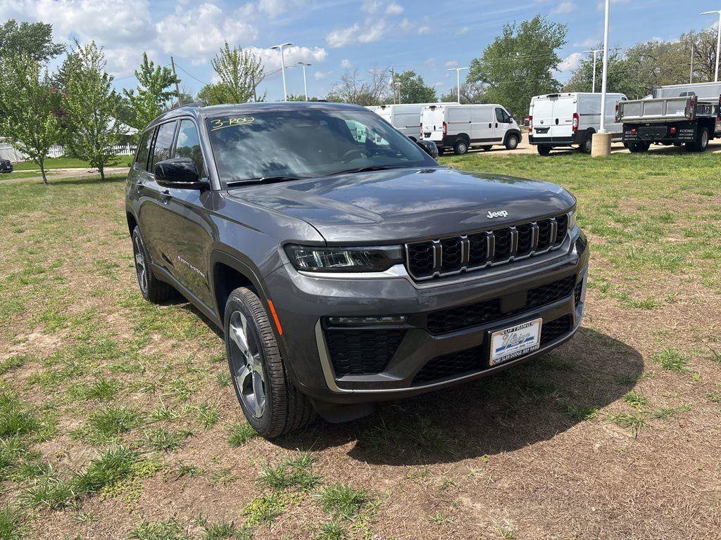 New 2026 Jeep Grand Cherokee L Limited AWD/4WD image 4