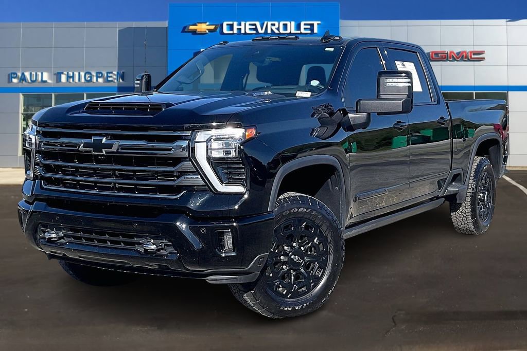 Used 2024 Chevrolet Silverado 2500 High Country w/ High Country Premium Package AWD/4WD image 3