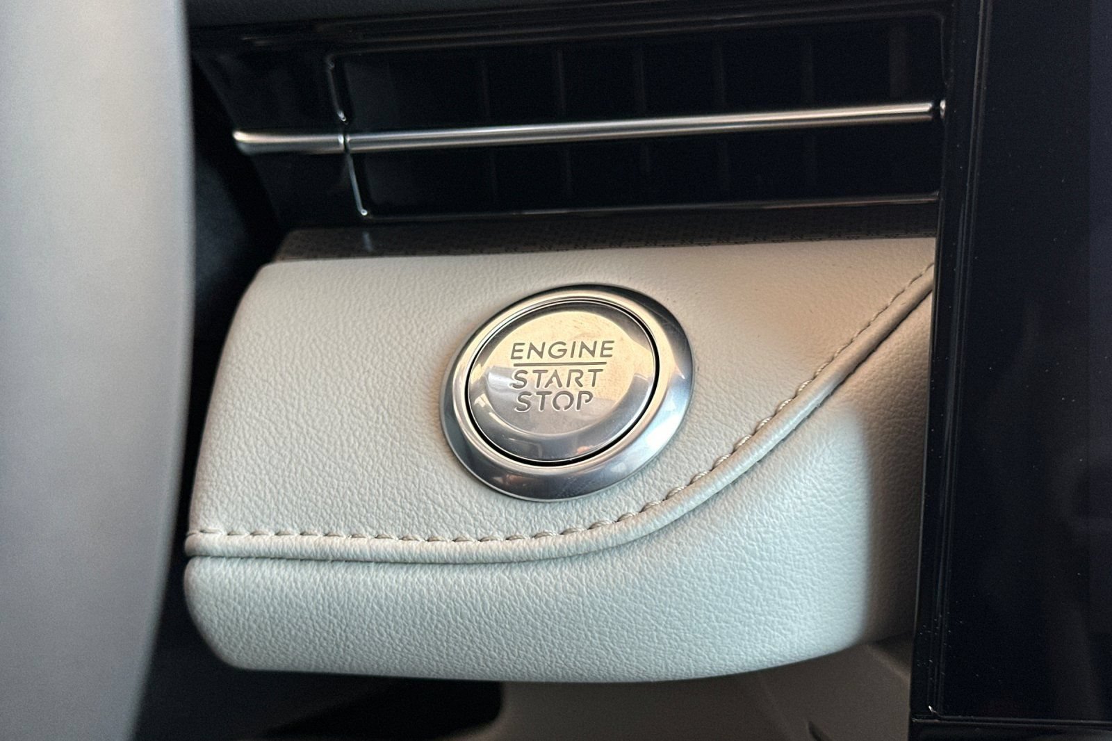 New 2026 Lincoln Nautilus Premier AWD/4WD image 22
