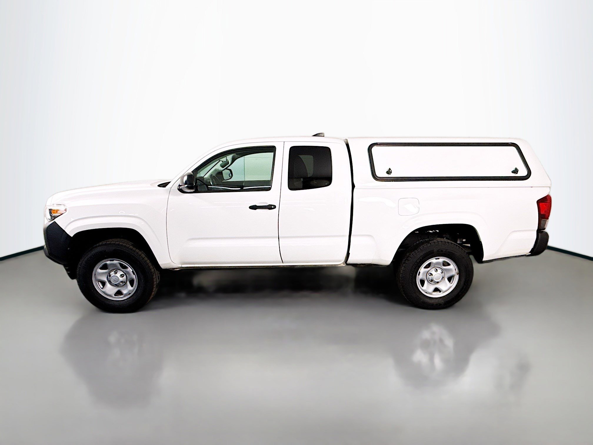 Used 2019 Toyota Tacoma SR image 6