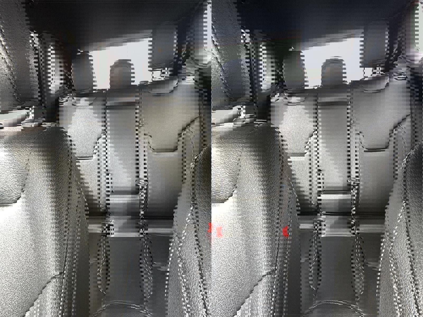 Used 2025 Jeep Compass Limited image 30