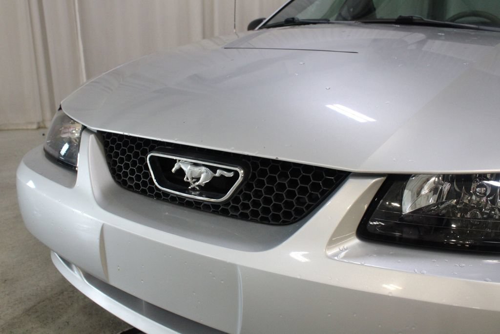 Used 2003 Ford Mustang Coupe RWD image 26