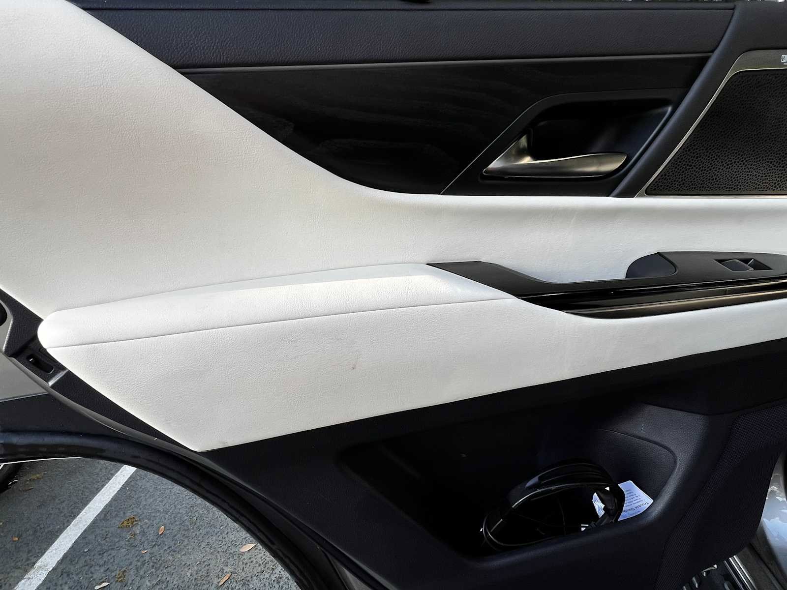 Used 2022 Lexus LX 600 4WD w/ Appearance Package image 30