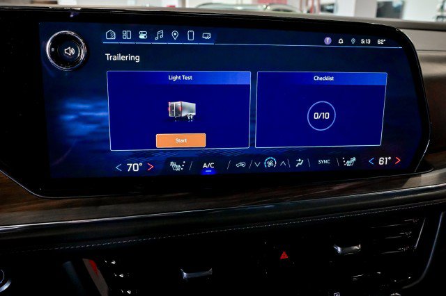 Used 2025 Chevrolet Suburban Z71 image 47