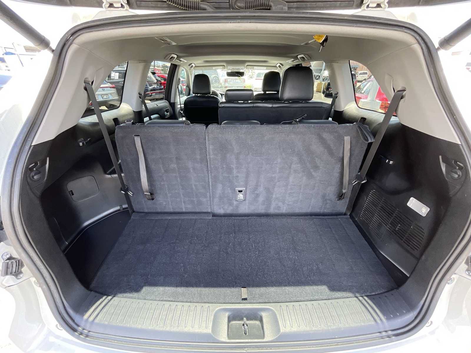 Used 2017 Toyota Highlander XLE FWD image 22