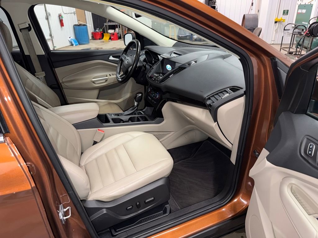 Used 2017 Ford Escape Titanium image 18