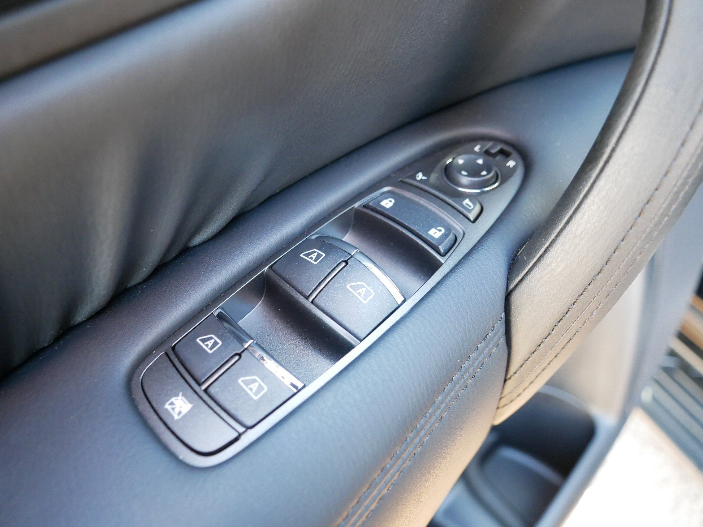 Certified 2024 Nissan Armada SL w/ Captain's Chairs Package image 19