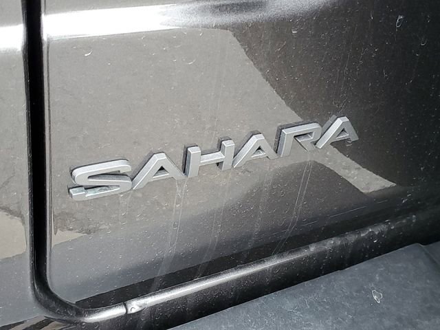 Used 2025 Jeep Wrangler Sahara AWD/4WD image 35