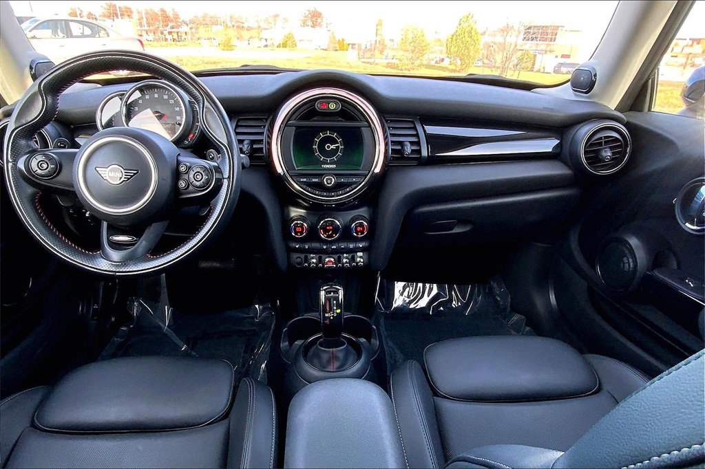 Used 2020 MINI Cooper S w/ Premium Package image 10