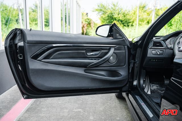 Used 2015 BMW M4 Convertible image 60