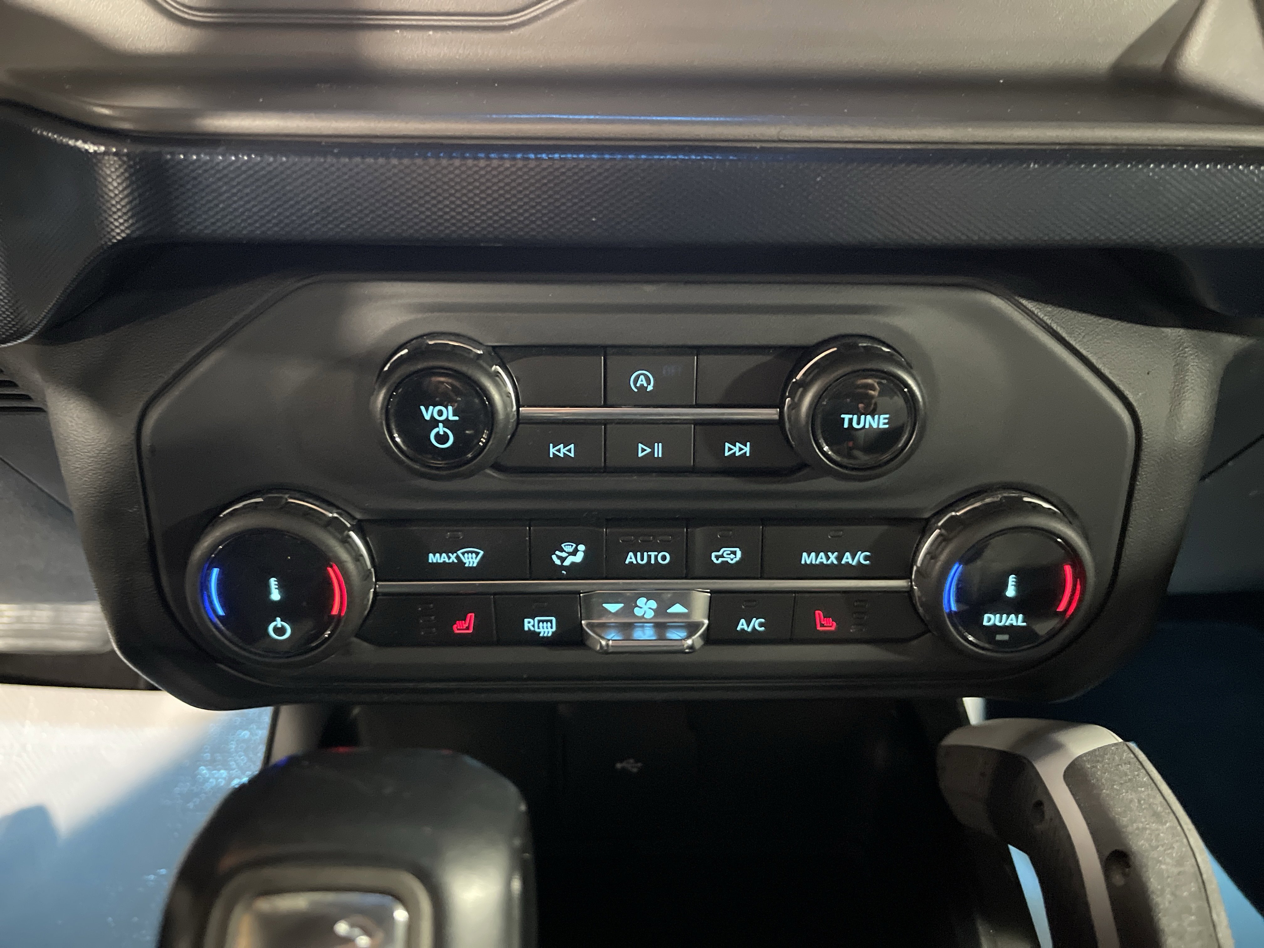 Used 2022 Ford Bronco Outer Banks image 23