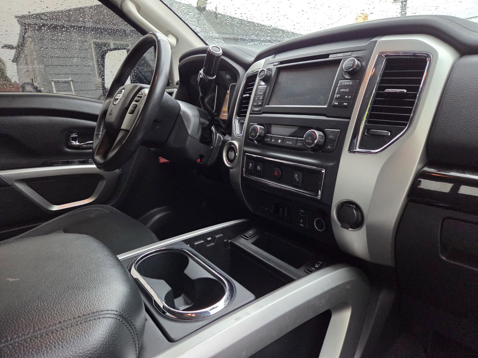 Used 2016 Nissan Titan SV RWD image 14
